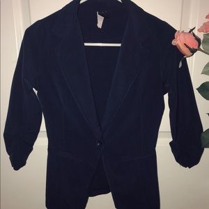 Quarter sleeve blazer